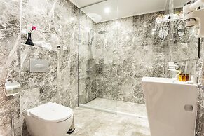 Earth and People Hotel & Spa