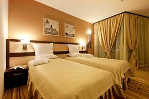 Earth and People Hotel & Spa