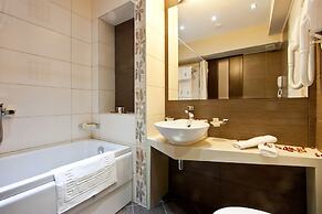 Earth and People Hotel & Spa