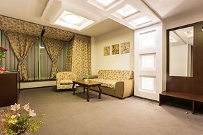 Earth and People Hotel & Spa