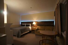 Silverwood Inn & Suites