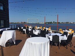 Pier B Resort
