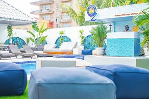 Oz Hotel & Sports Bar
