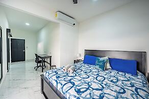 Oz Hotel & Sports Bar