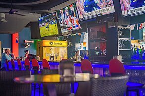Oz Hotel & Sports Bar
