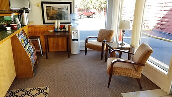 Cougar Land Motel