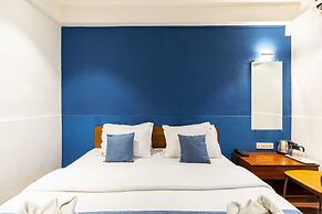 Hotel Q Deck Rooms