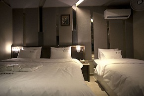 T Hotel