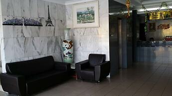 Dragon & Phoenix Hotel