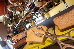 Brit Hotel Confort Montauban