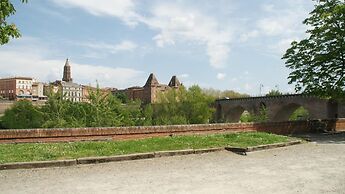 Brit Hotel Confort Montauban