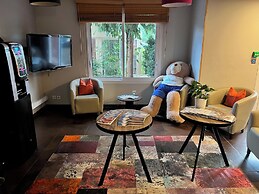 Brit Hotel Confort Montauban