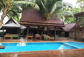 Apple Beachfront Resort