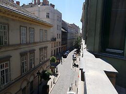 Amber Terrace Studio