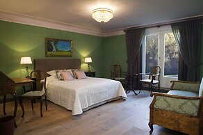Hotel Hirvihaaran Kartano