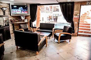 Maman Hotel