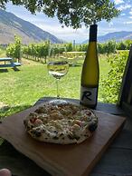 Crowsnest Vineyards Guesthouse