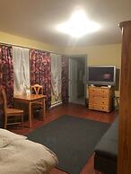 Crowsnest Vineyards Guesthouse