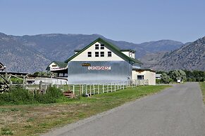 Crowsnest Vineyards Guesthouse