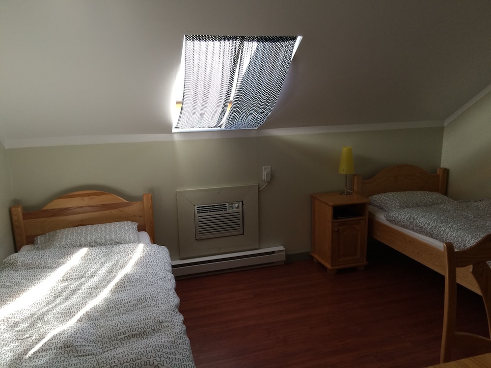 Crowsnest Vineyards Guesthouse