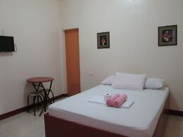AJ Travellers Inn
