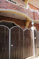 AJ Travellers Inn