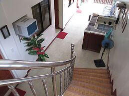 AJ Travellers Inn
