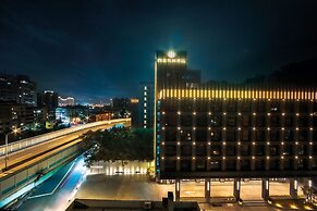 Platinum Hotel