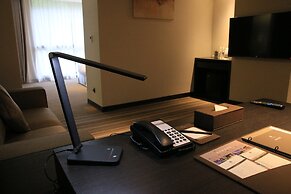Platinum Hotel