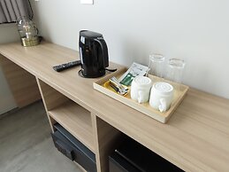 HULL Osaka Hokko Marina