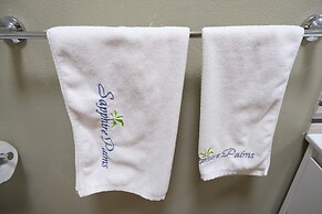 Sapphire Palms Motel