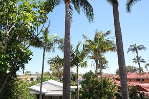 Sapphire Palms Motel
