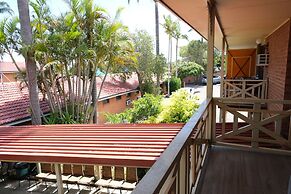 Sapphire Palms Motel