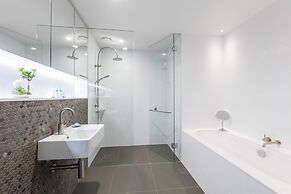 Vibe Hotel Canberra