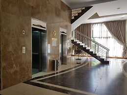 Zabu Thiri Hotel