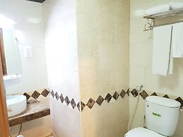 Zabu Thiri Hotel