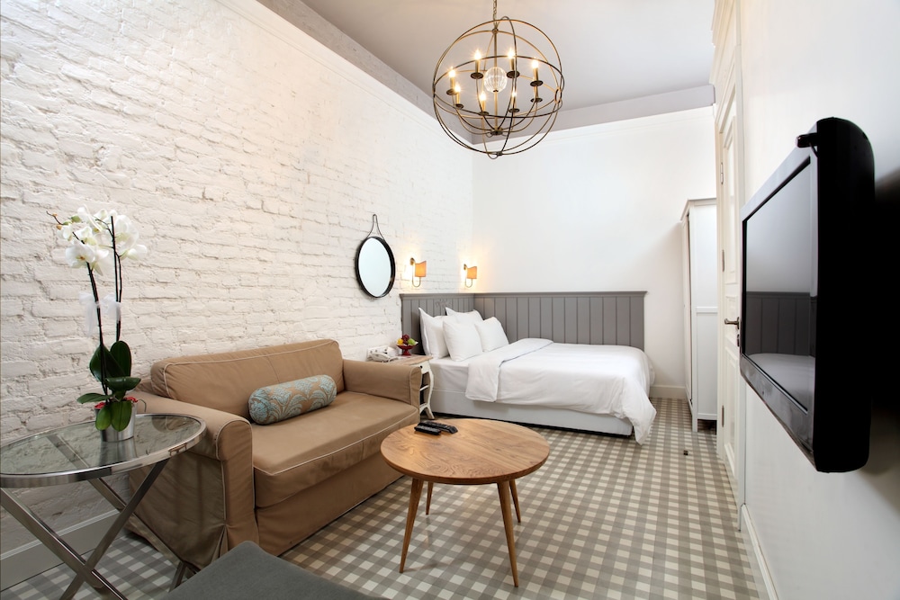 Ada Homes Hotel