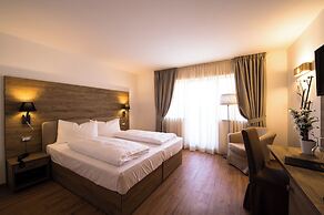 Golden Park Resort