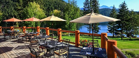 Tyax Lodge & Heliskiing