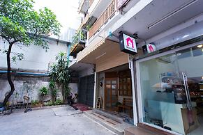 Les Fleurs Bangkok Hostel