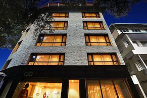 Summit Swiss Heritage Hotel & Spa