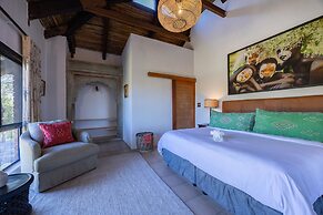 Baobab Ridge Private Lodge
