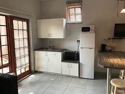 El Roi Guest Lodge