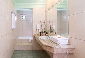 Creta Hotel