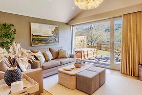 Lakeside Hotel & Spa
