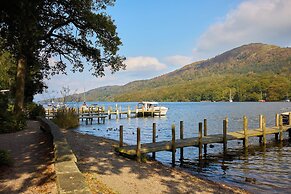 Lakeside Hotel & Spa