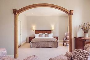 Lakeside Hotel & Spa