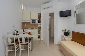 W Suites Annex by Estia