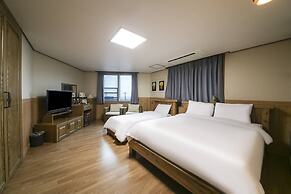 Cheonjiyeon Hotel