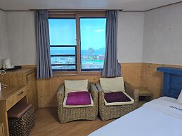 Cheonjiyeon Hotel